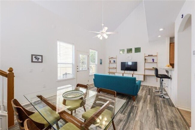 Building Photo - 10700 Macmora Rd