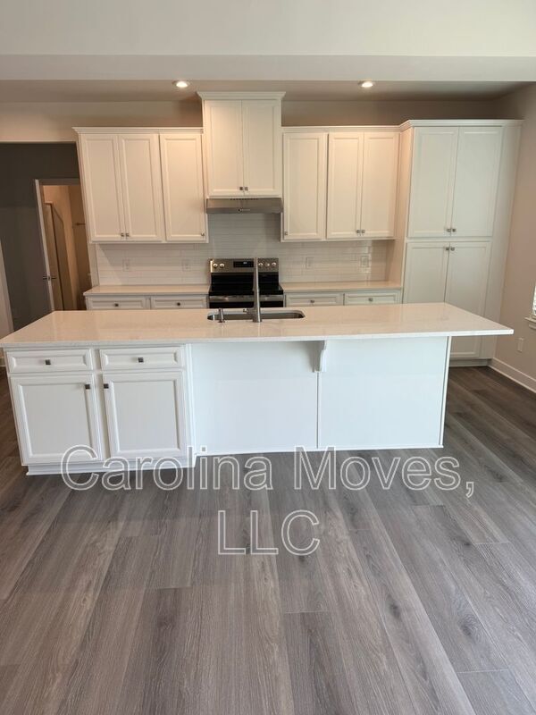 Building Photo - 7071 Glass Ct