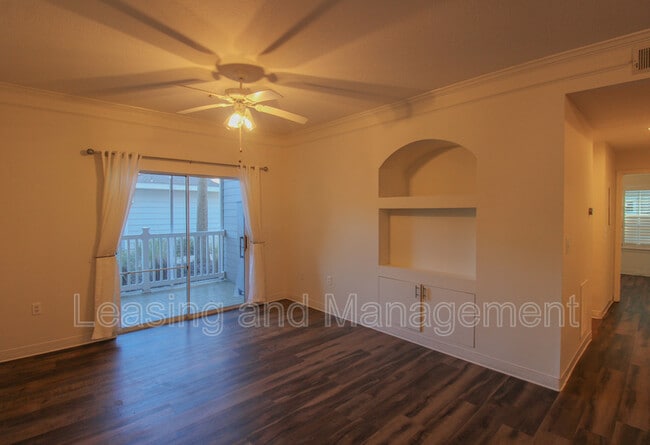 Foto del edificio - 1300 Park W Blvd