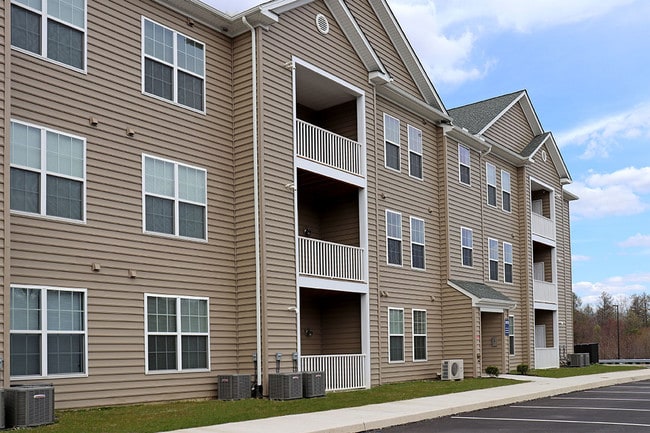 Building Photo - Lexington Commons