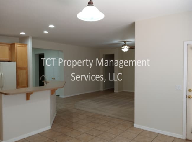 Foto del edificio - 3 bed/2 bath plus den in Surprise Farms