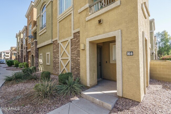 Foto del edificio - 18250 N Cave Creek Rd