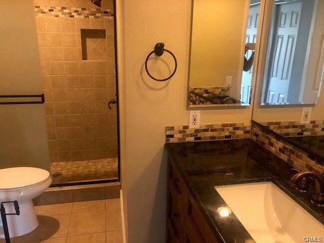 Building Photo - 301 Calico Ct