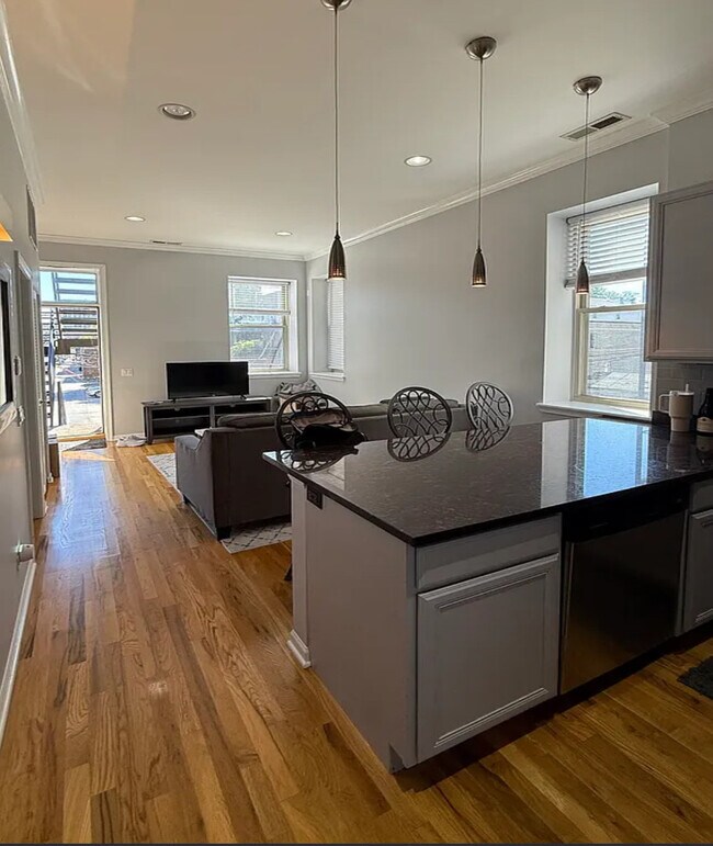 Foto del edificio - 2717 N Halsted St