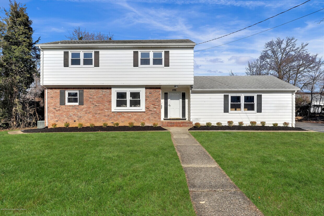 Foto principal - 245 Brighton Ave