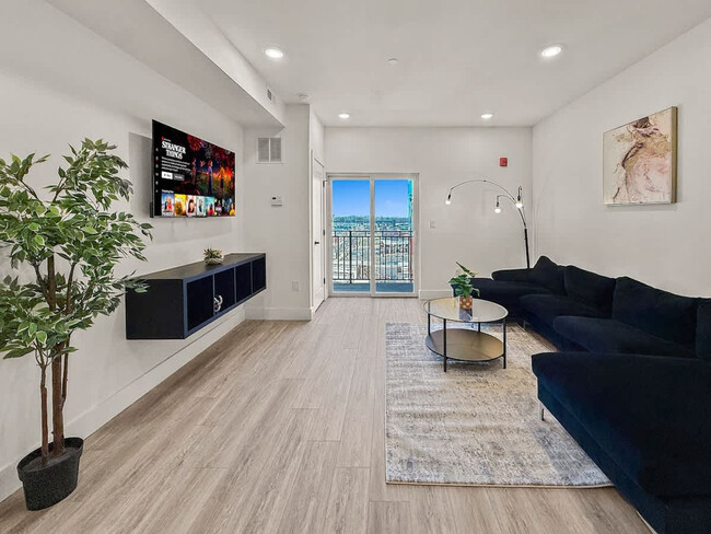 Foto del edificio - 2400 E Huntingdon St