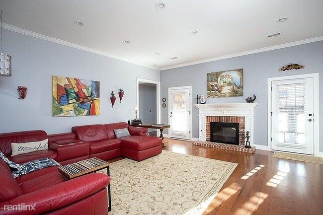 Building Photo - 4 br, 3 bath House - 6409 Meister Street