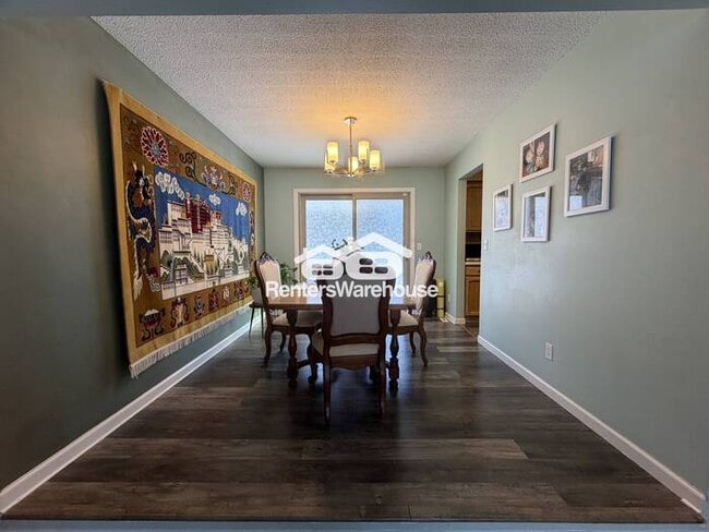 Building Photo - Available March 1st Spacious 4 bedroom, 2 baths Single Family Home in Saint Paul