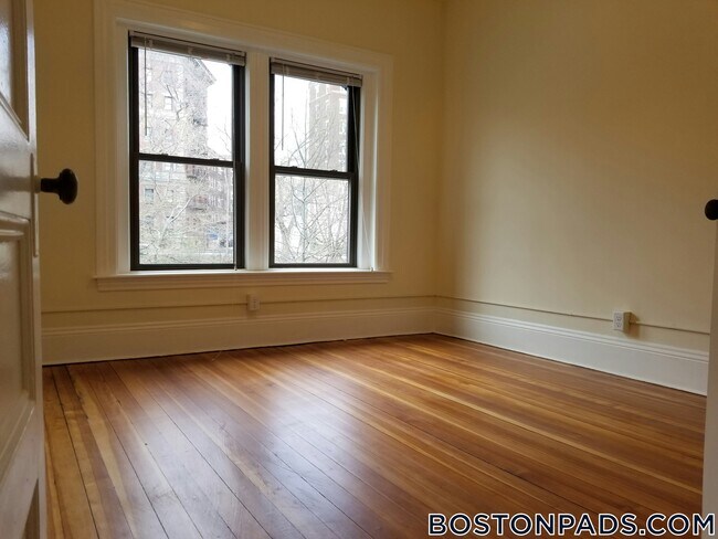 Foto del edificio - 1463 Beacon St