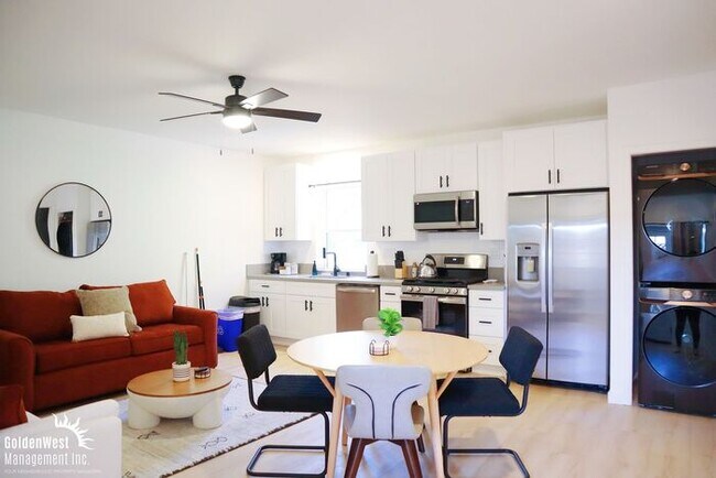 Foto del edificio - Remodeled 2Bdm 2Ba Unfurnished Downstairs Unit Located in the Heart of San Diego’s Vibrant Old To...