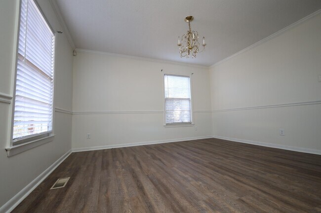 Foto del edificio - 2217 Riverside Dr