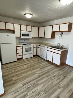 #17 Kitchen - Prairie View Apartments