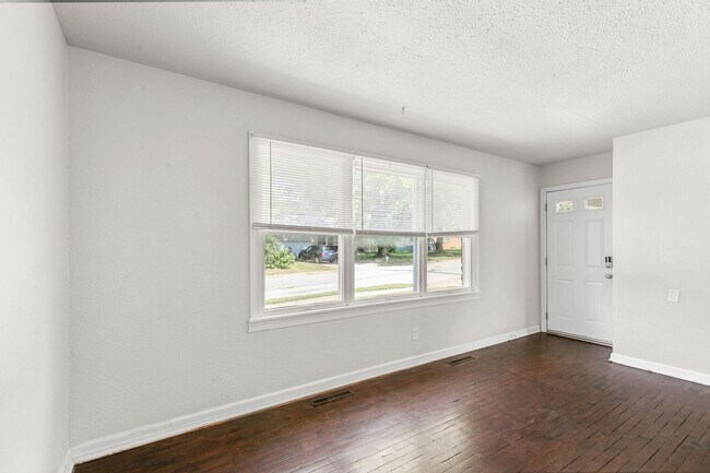 Building Photo - Stanford Duplex