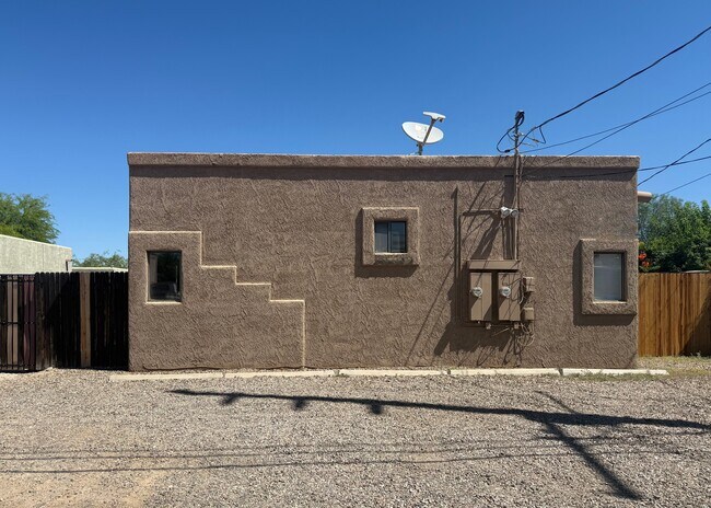 Unidad n.º 2 - 738 E Elm St