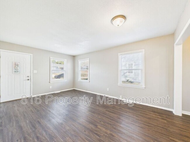 Foto del edificio - 721 N Rogers St