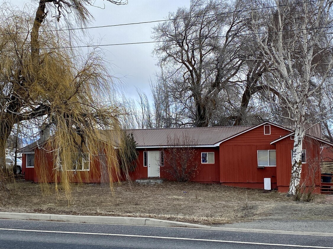 Primary Photo - 2904 Airport Rd