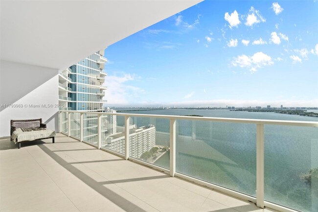 Foto del edificio - 2020 N Bayshore Dr