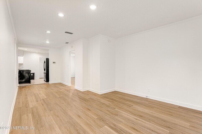 Foto del edificio - 7112 Southland St