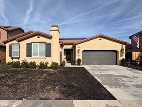 Building Photo - 3042 N Hall St