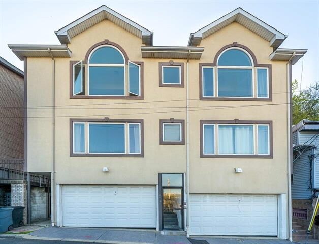 Foto principal - 8911 Riverside Pl