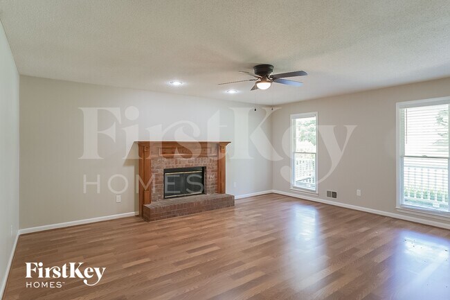 Foto del edificio - 174 Somerset Ln