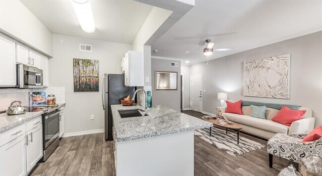 Foto del edificio - 938 N Kingwood Dr