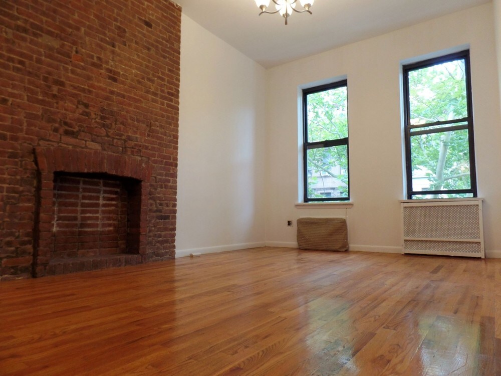 Primary Photo - 153 W 75th St