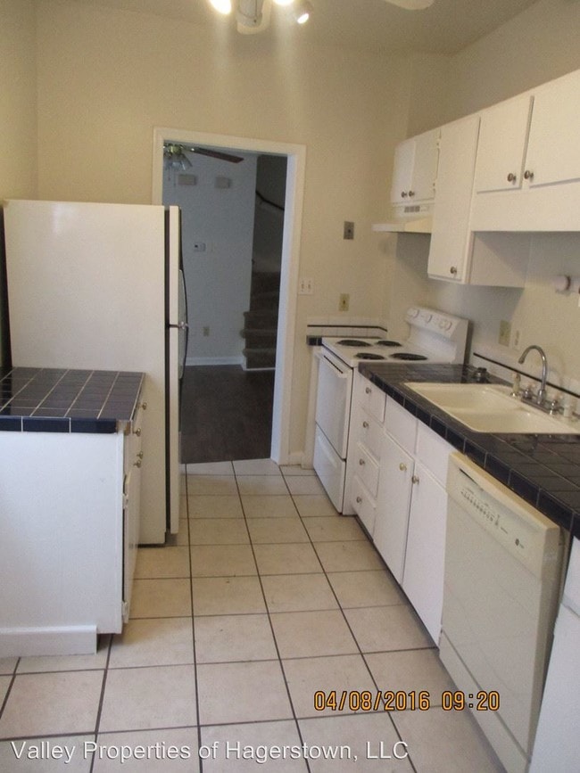 225 Jefferson St Hagerstown Md 21740 Condo For In Primary Photo 225 Jefferson St
