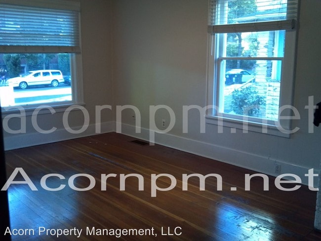 Building Photo - 3 br, 2 bath House - 372 W. Broadway