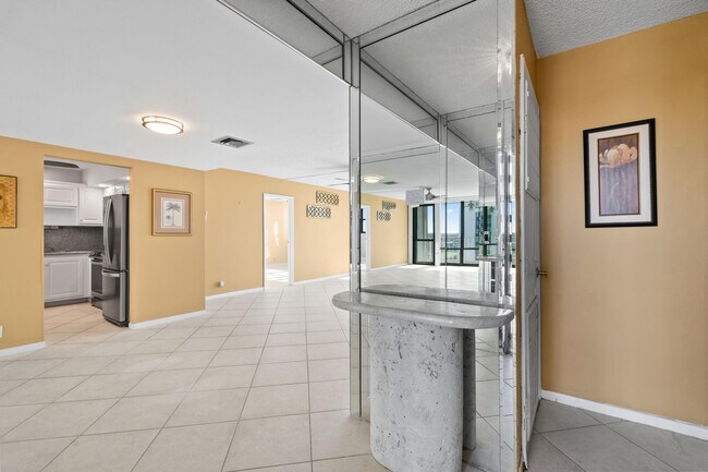 Foto del edificio - 336 Golfview Rd