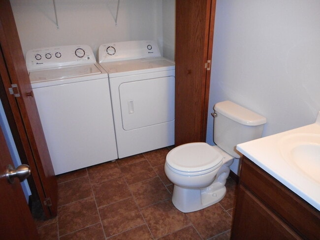 Building Photo - 1115 Prairie Rose Dr SW