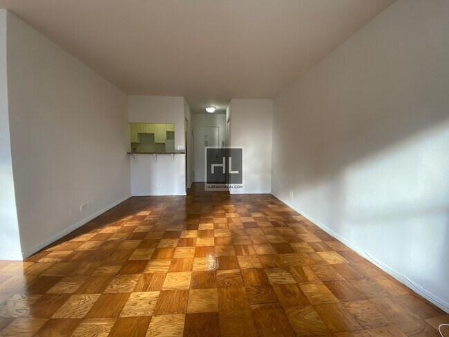 Building Photo - 8 AVENUE Alcove Studio