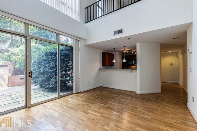 Building Photo - 2626 Peachtree Rd