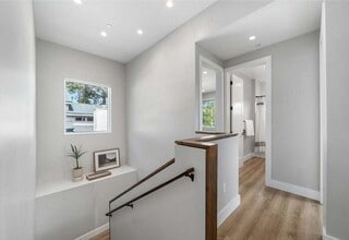 Building Photo - 3059 Rockview Pl