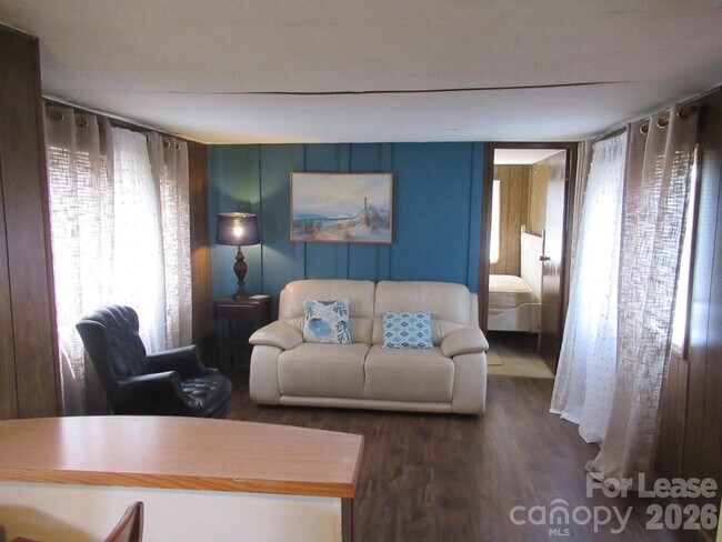 Foto del edificio - 3487 Avery Rd