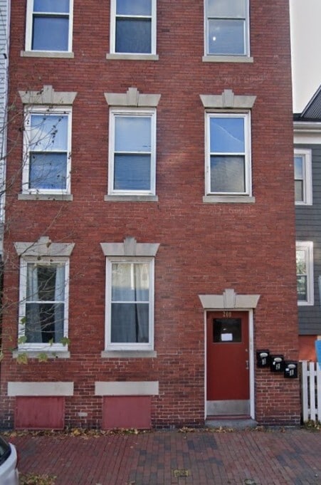 Building Photo - 203 Harvard St