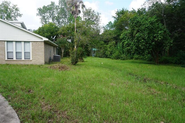 Building Photo - 3306 Dixie Farm Rd