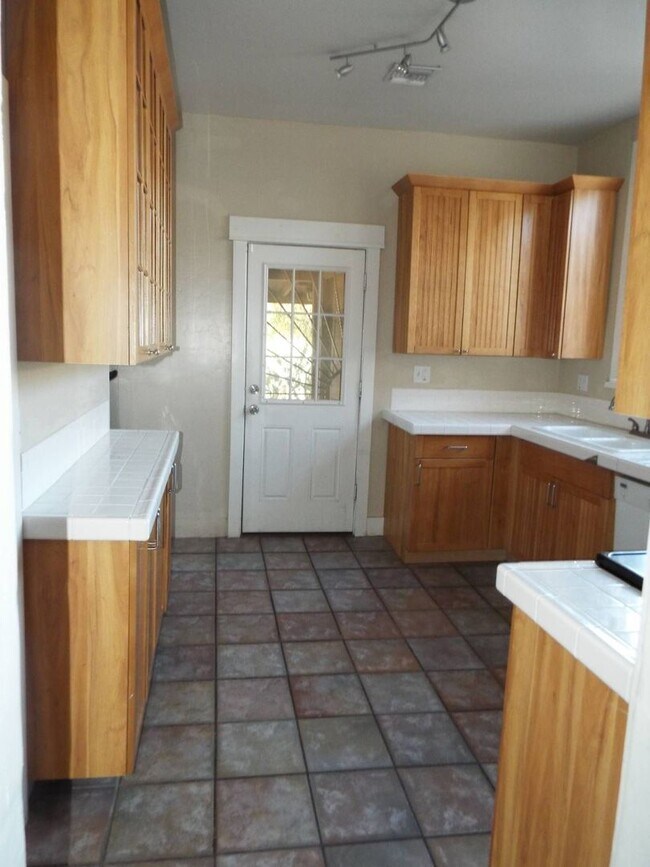 Foto del edificio - Historic Beauty 4 Bedroom 3 Bathroom COMING SOON