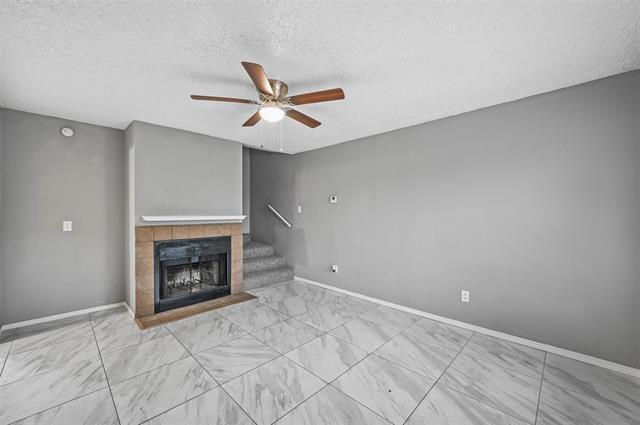 Foto del edificio - 3034 Tudor Ln