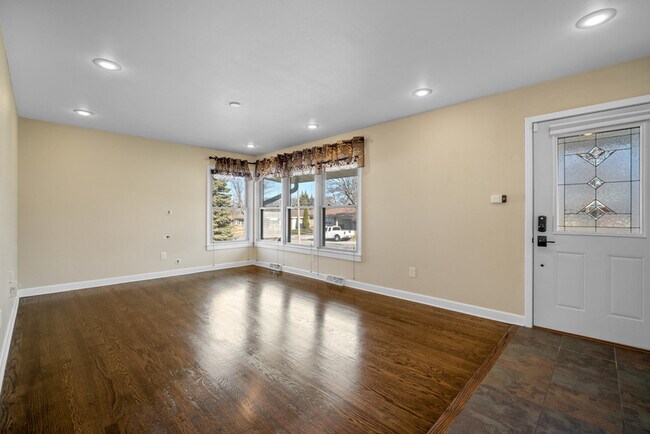 Building Photo - 5669 S 24th St