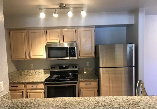 Building Photo - 555 E Silverado Ranch Blvd