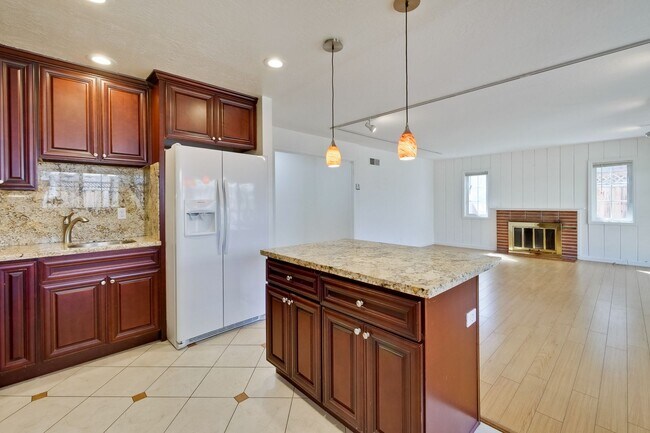Building Photo - Prime Location! 1063 S. Bernardo Avenue: S...