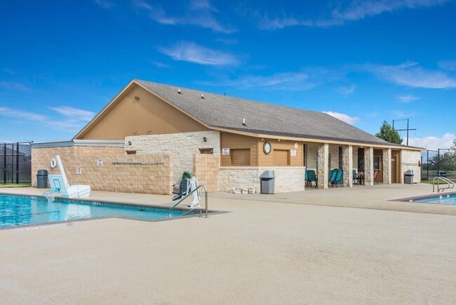 Foto del edificio - 329 Yearwood Ln