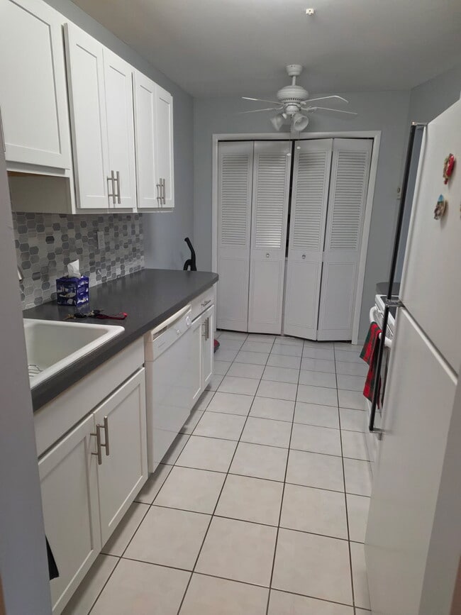 Kitchen Lundry Closet - 78 Overlook Way