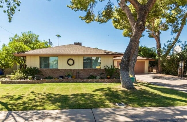 Foto del edificio - 5 Bedroom/2 Bath Home in amazing ASU Neighborhood