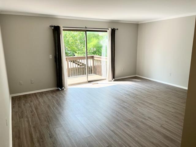 Large living area with deck - 7043 Colonial Oaks Dr