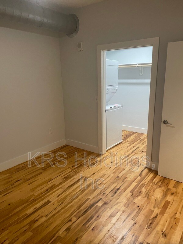 Building Photo - 805 W Cary St