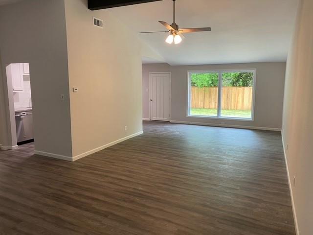 Foto del edificio - 1301 N Waterview Dr