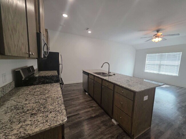 Foto del edificio - 320 Westbrook Ct