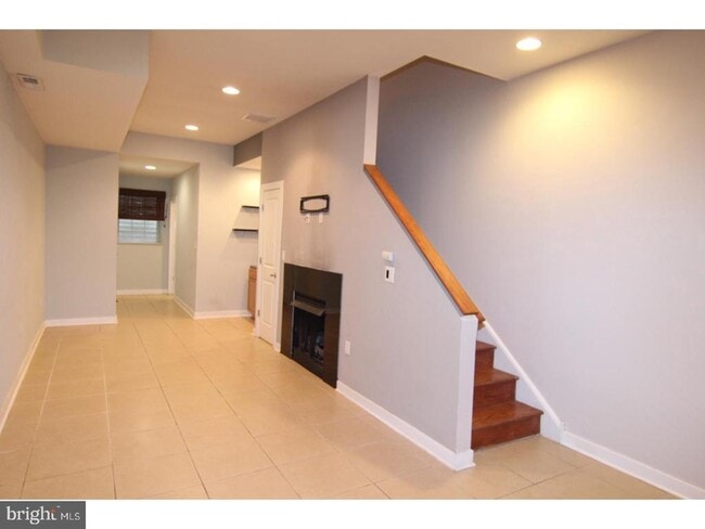 Building Photo - 1905 Kimball St